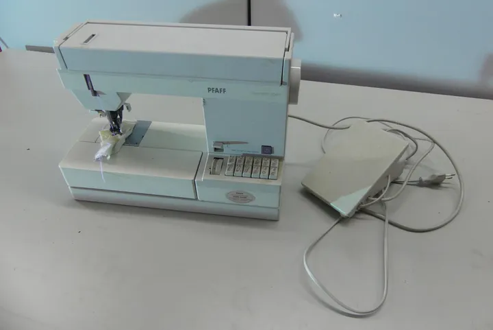 Pfaff Nähmaschine Modell: Tipmatic 1051